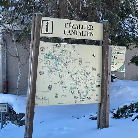 Hotell Du Cezallier Montgreleix
