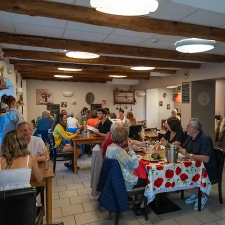 Hotell Du Cezallier Montgreleix